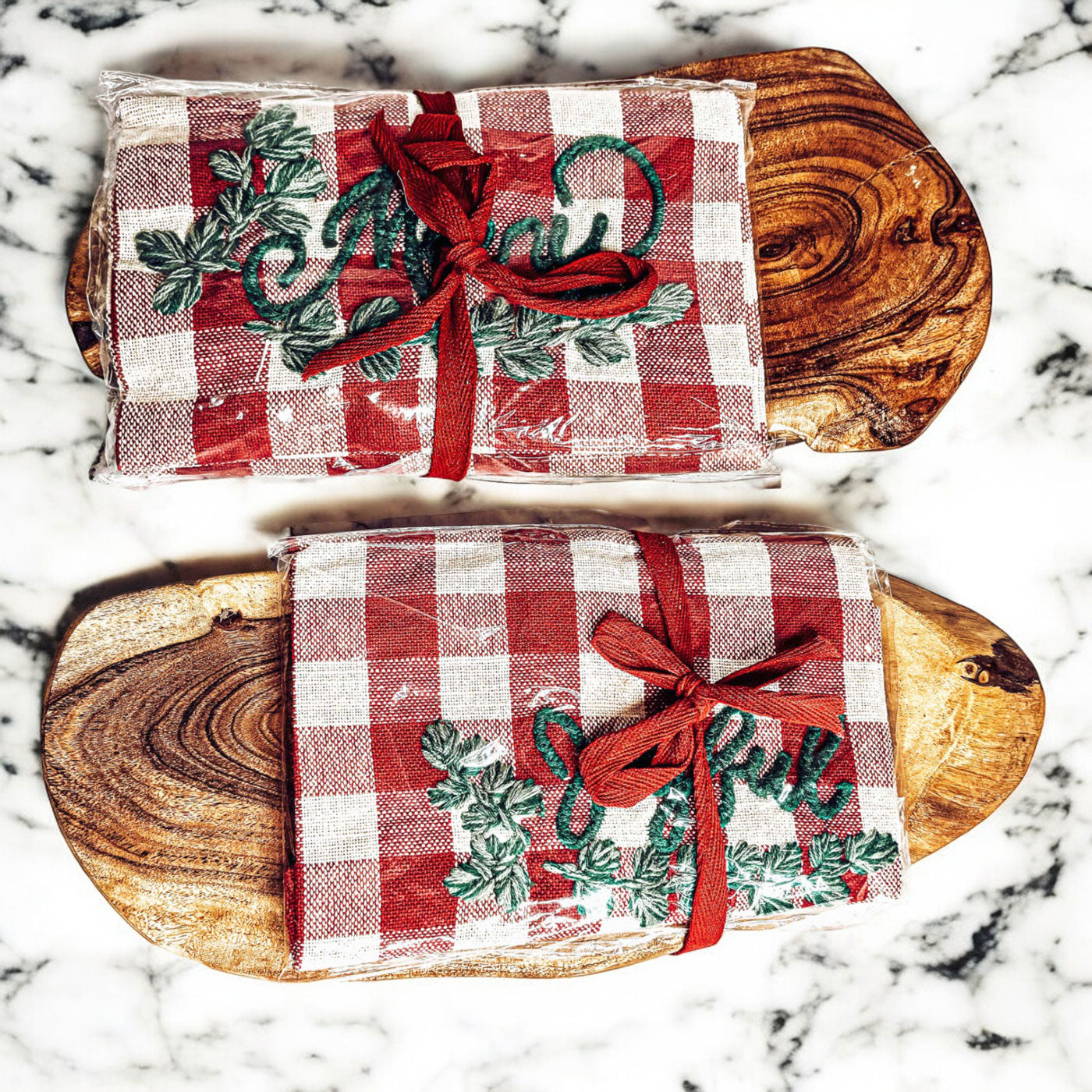 Holiday Charcuterie Board Set With Tartan Kitchen Towels - 2-Piece Gift